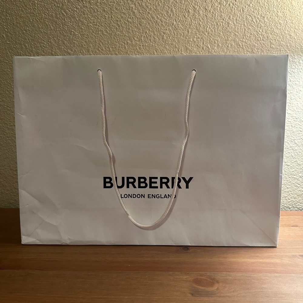 Burberry shopping bag